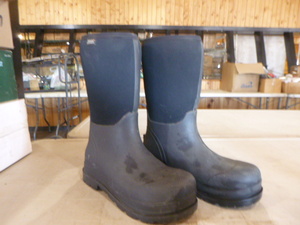 lot 111 image: Mens Bogs Neo-Tech Winter Boots