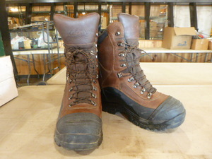 lot 112 image: Mens Cabelas Winter Boots
