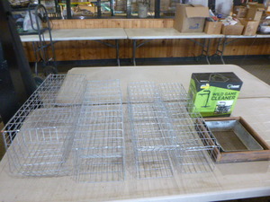 lot 121 image: 4 Live Traps