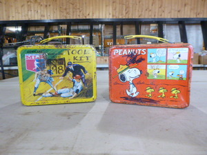lot 126 image: 2 Vintage Thermos Metal Lunch Boxes