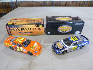 lot 128 image: 2 Action Die-Cast NASCAR Cars
