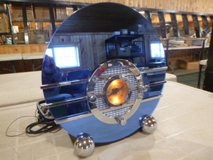lot 142 image: Crosley Art Deco AMFM Radio Cassette Player