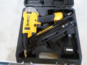 lot 170 image: DeWalt 15 Gauge Precision Point DA Style Angle Finish Nailer