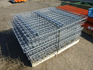 lot 3 image: 20 Pallet Racking 46 X 42 Wire Decks