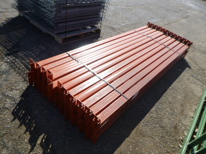 lot 8 image: 22 Pallet Racking 8 Beams