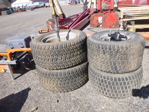 lot 232 image: 4 Tires
