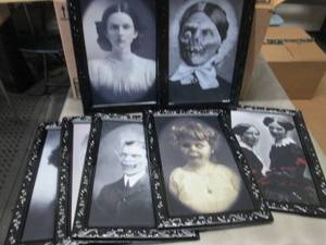 lot 27 image: 8 pc Halloween Wiggle Pictures...