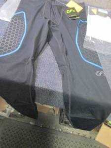 lot 29 image: 2 pr GA Large Workout Compression L...
