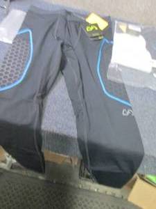 lot 30 image: 2 pr GA Large Workout Compression L...