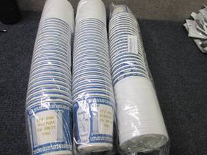 lot 76 image: 3- 25 pc Coffee Cups & Lids...