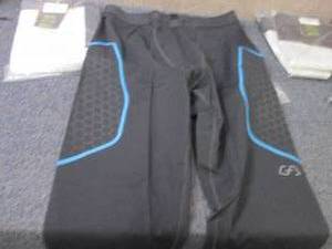 lot 117 image: 1 Large, 1 Medium GA Large Workout ...