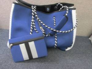 lot 119 image: Neoprene Tote...