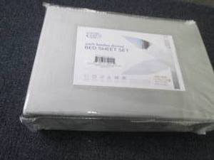 lot 121 image: 4 pc Queen Bamboo Sheet Set...