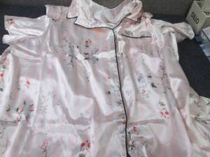 lot 132 image: 2XL Ladies Short Pajamas Set...