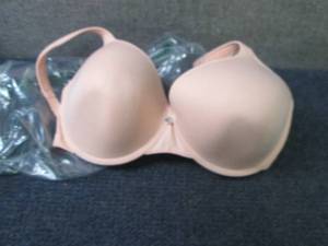 lot 150 image: 34DD Bra...