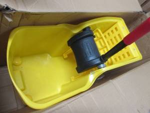 lot 173 image: Rubbermaid Mop Bucket...