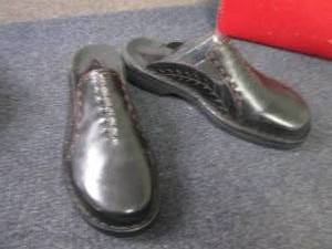 lot 175 image: Size 8 Ladies Clark Shoes...