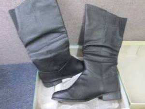 lot 185 image: Fanfares Ladies Leather Black Esthe...