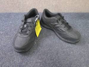 lot 198 image: Size 6W TredSafe Shoes...