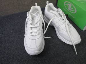 lot 200 image: Mens Athletic Works Size 10 Shoes...