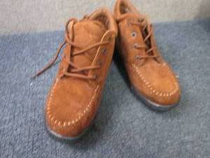 lot 201 image: Ladies Size 6 Faded Glory Boots...