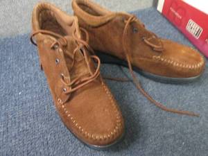 lot 203 image: Ladies Size 11 Faded Glory Boots...
