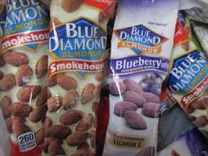 lot 335 image: 12 Blue Diamond Snacks...