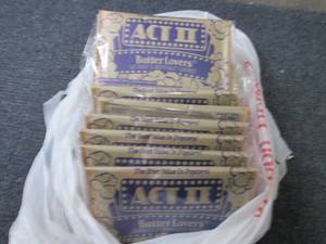 lot 338 image: 12 Act II Butter Lovers Microwave P...