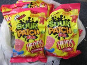 lot 353 image: 6- 8 oz Sour Patch Kids Heads...
