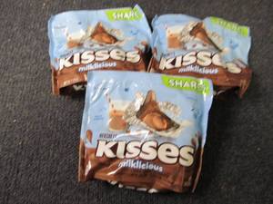 lot 362 image: 3- 9 oz Hersheys Kisses Milkliciou...