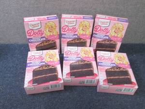 lot 459 image: 6- 18 oz Duncan Hines Dollys Favorite Chocolate Cake Mix