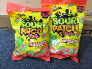 lot 450 image: 12- 8 oz Sour Patch Kids Watermelon...