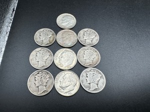 lot 60 image: Ten Mixed Silver Dimes