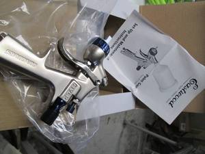 lot 12 image: New Eastwood paint gun...