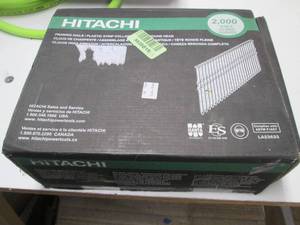 lot 19 image: Unopened box of Hitachi framing nai...