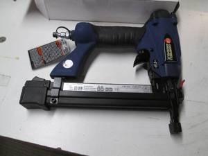 lot 23 image: New Campbell Hausfeld 14 staple g...