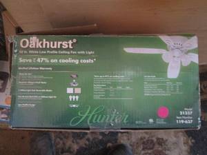 lot 24 image: Oakhurst 52 white ceiling fan, new...