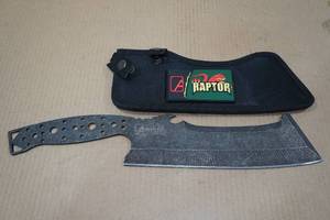 lot 34 image: CUMA Raptor Monster Cleaver