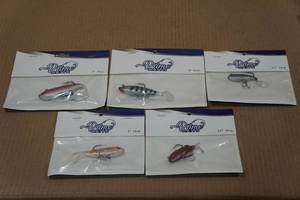 lot 71 image: 5 Fishing Lures - Prime