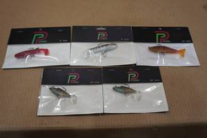 lot 73 image: 5 Fishing Lures - Phenom