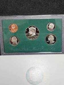 lot 115 image: 1998 US Mint Set
