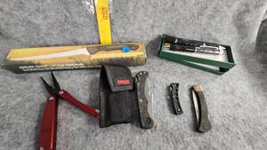 lot 51 image: Assorted Knives, Fillet Knife, Multi Tool, Flashlight