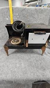 lot 85 image: 1930s Minature Electrical StoveOven, cord needs repair