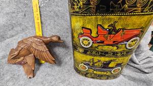 lot 161 image: Grain Belt Duck Wall DcorJL Clark Classic Cars Metal Waste Can