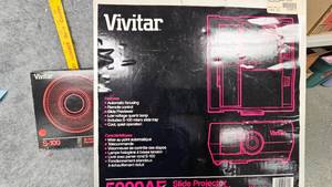 lot 160 image: Vivatar Slide Tray and Vivatar Slide Projector