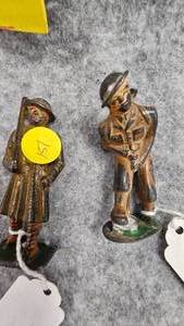 lot 151 image: Vintage Cast Iron Soldiers