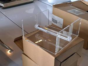 lot 204 image: Lot of (2) Acrylic Napkin Holders (Clear) (New )