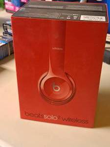 lot 219 image: Beats Solo 2 Wireless Headphones