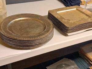 lot 241 image: 14 Round PlatesPlatters and 12 Square Chargers