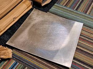 lot 252 image: Lot of (24) 12 Plastic Square Chargers